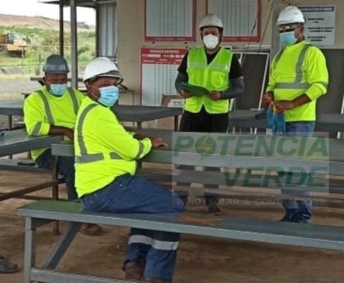 Equipo de Potencia Verde en reunión de seguridad ocupacional